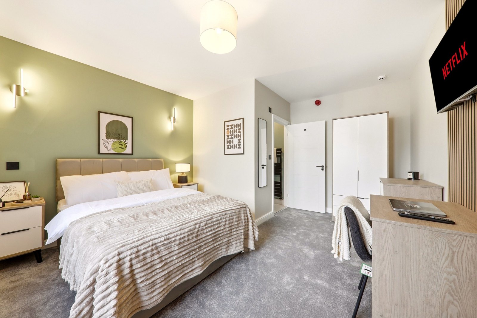 Furnished en suite bedroom at Fairfax Avenue, Harrogate